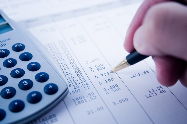Pessoas físicas e empresas poderão parcelar dívidas com a Receita
